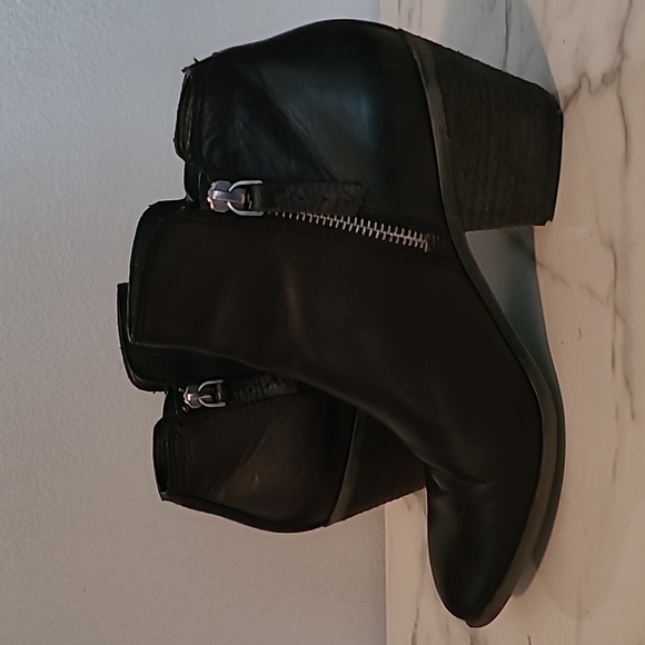 Frye Judith Black Leather Double Zips Stacked Heels Ankle Boots Booties Sz 6 - Picture 6 of 13
